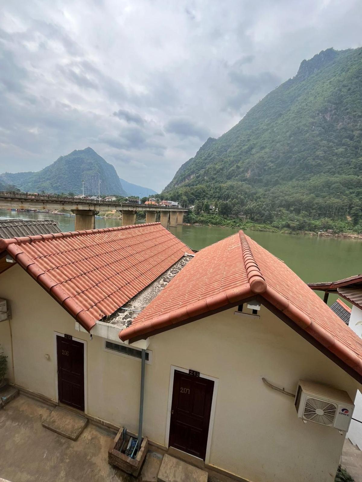 Cam U View Bungalow Hotel Nong Khiaw Luaran gambar